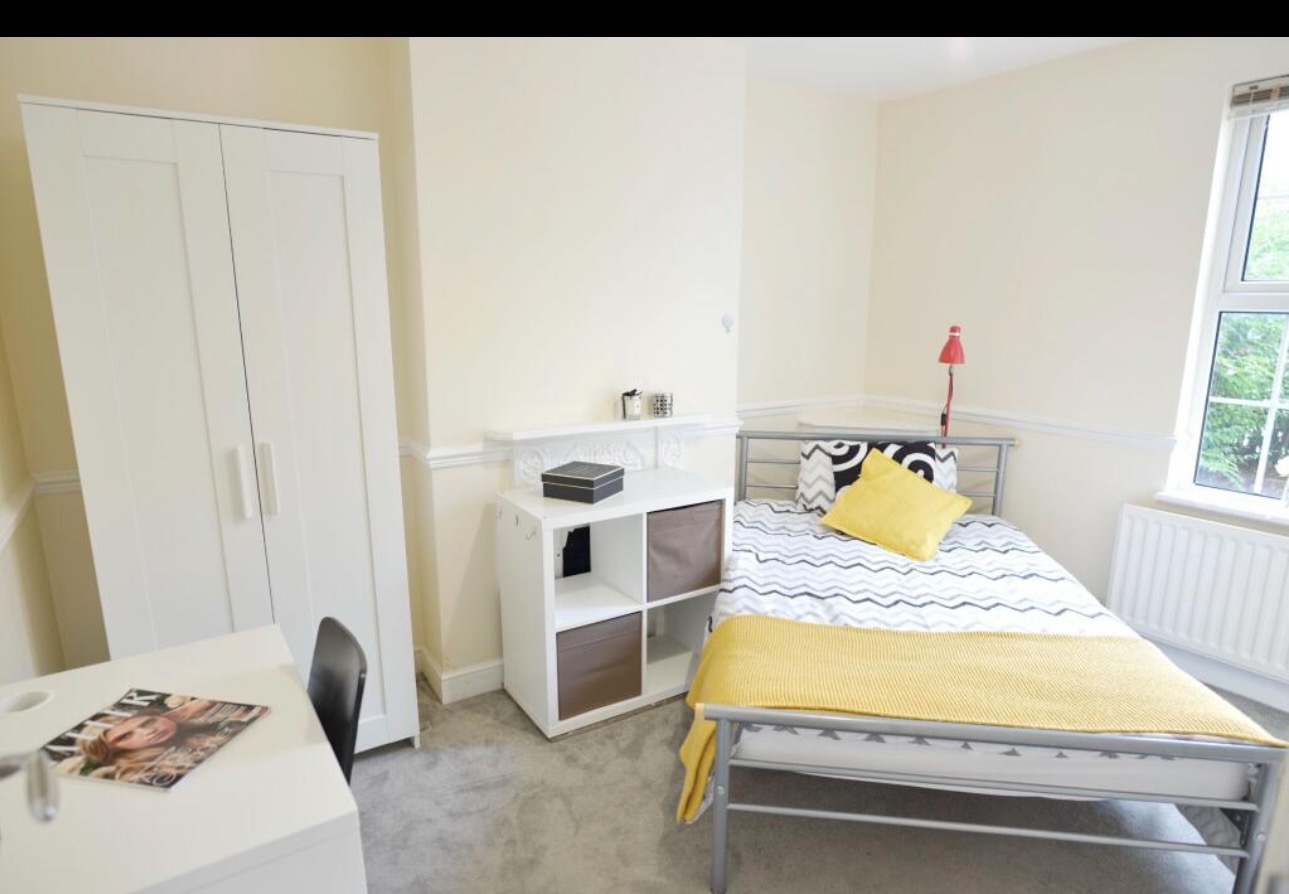 Photo 1 of 8 of Lovely furnished double room in friendly female house share - Uxbridge UB8, London, United Kingdom